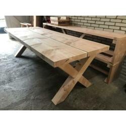 Nieuwe Kruispoot boomstam eettafel 2,5 mtr lang voor 8 pers