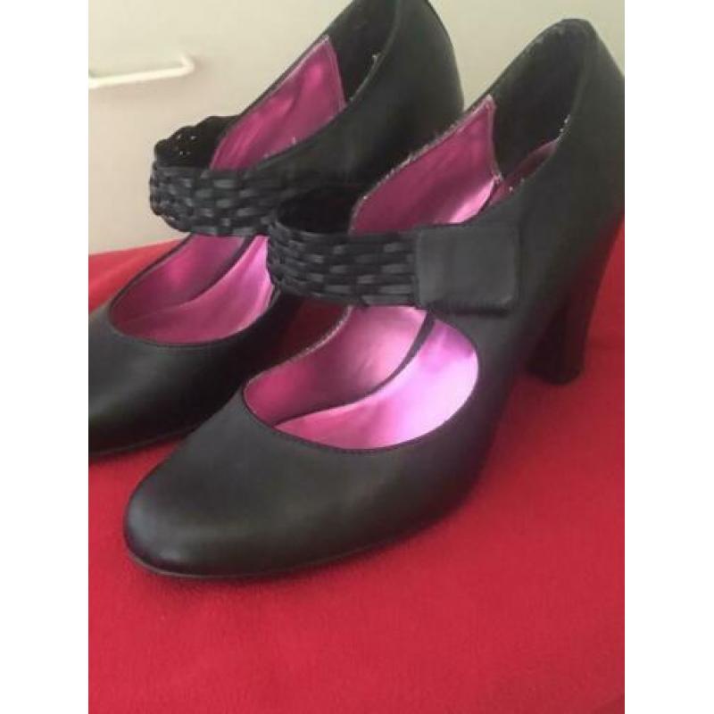 Schoenen met hak en band met klittenband 41