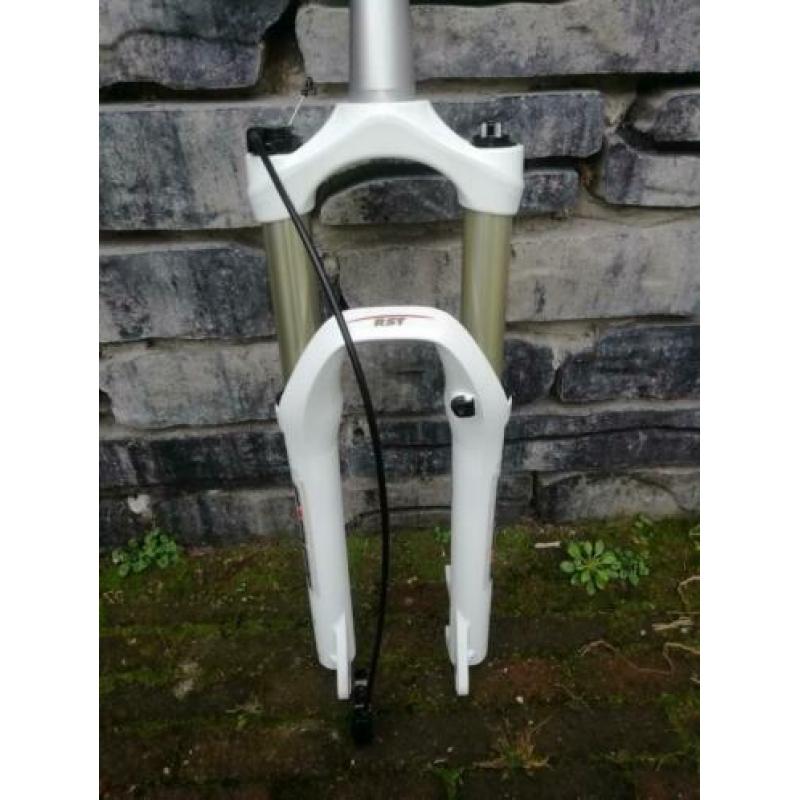 RST geveerde vork 27,5 inch was 299,00 100% nieuw!!