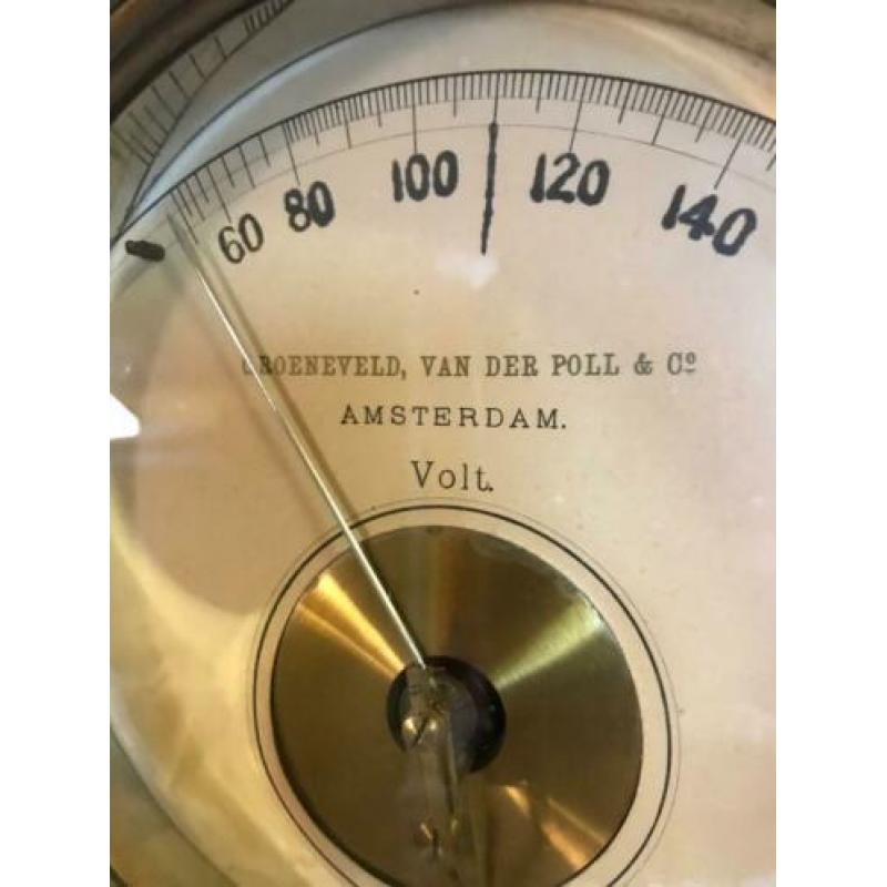 Volt meter