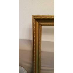 Vergulde klassieke lijst,binnen maten 54cm bij 84cm.