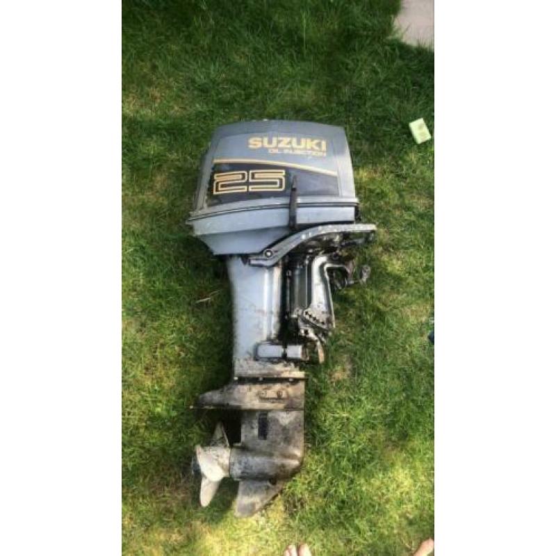 Suzuki 25 pk 2t
