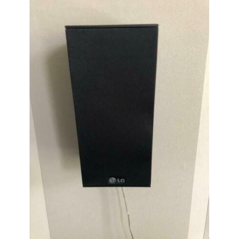 LG speaker set