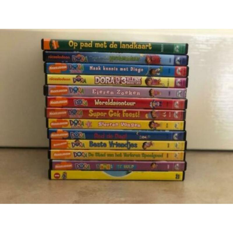 Dora dvd's, laptop en activiteitenbord voor spelend leren!