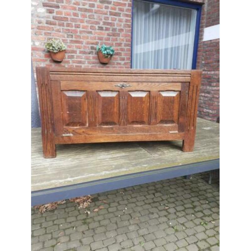 Eiken dekenkist/ tv tafeltje