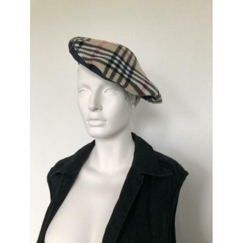 Baret met burberry print