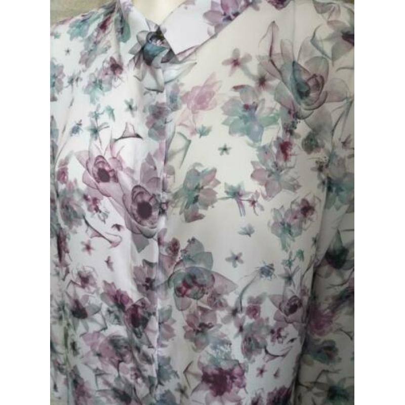 Witte blouse met bloemenprint van H&M maat XL