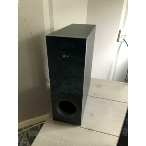 LG speaker set