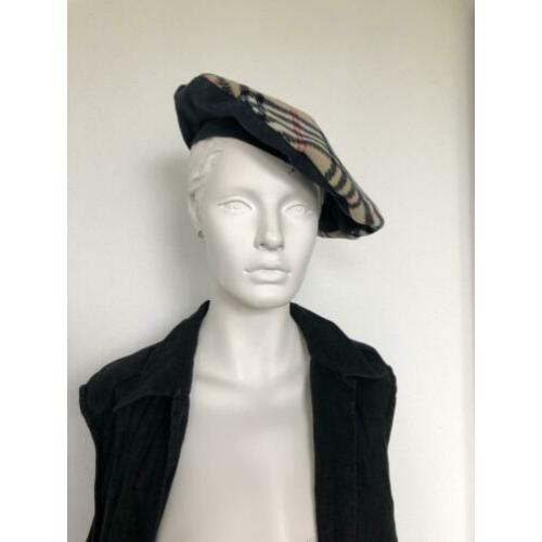 Baret met burberry print