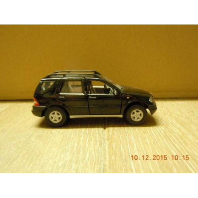 Mercedes ML. Model nieuw in doos. Model van het merk hongwel