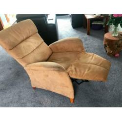 Twee relax fauteuils large en medium