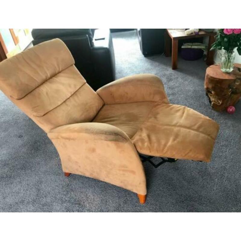 Twee relax fauteuils large en medium