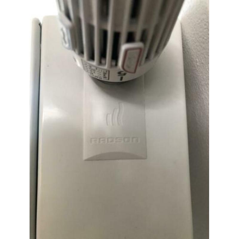 Witte vlakke radiator, merk Radson