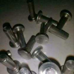 100 ST ALUMINIUM, DIN 661, HALF HOLLE KLINKNAGELS, 4x 8 MM