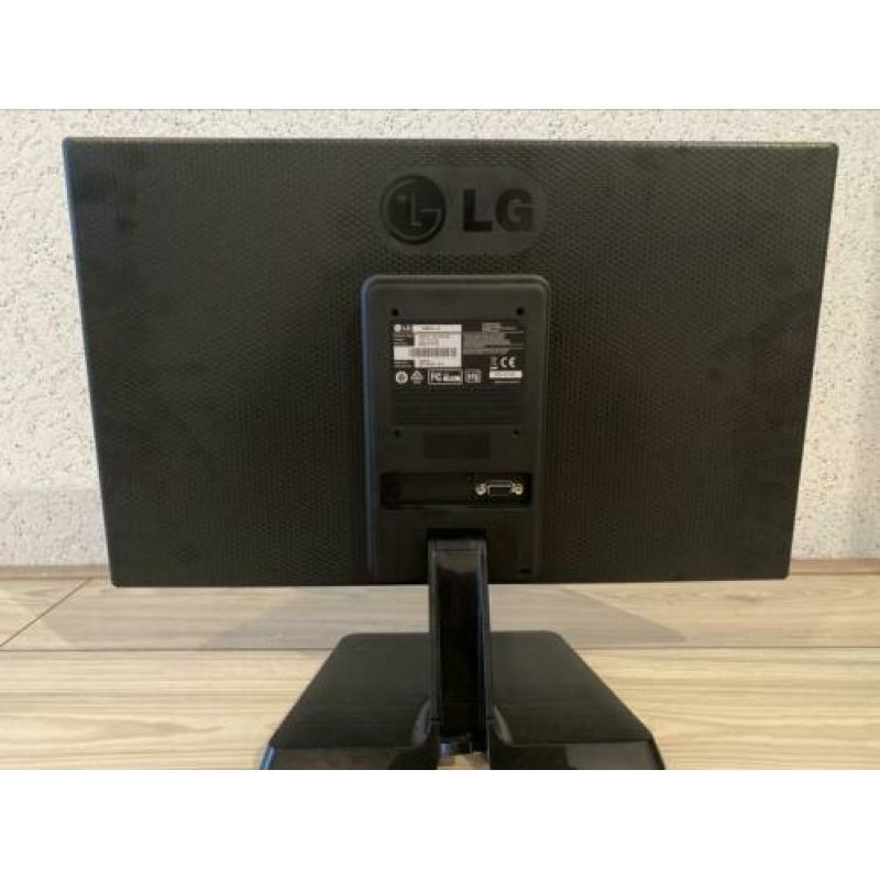 LG zwarte monitor 19.5 inch