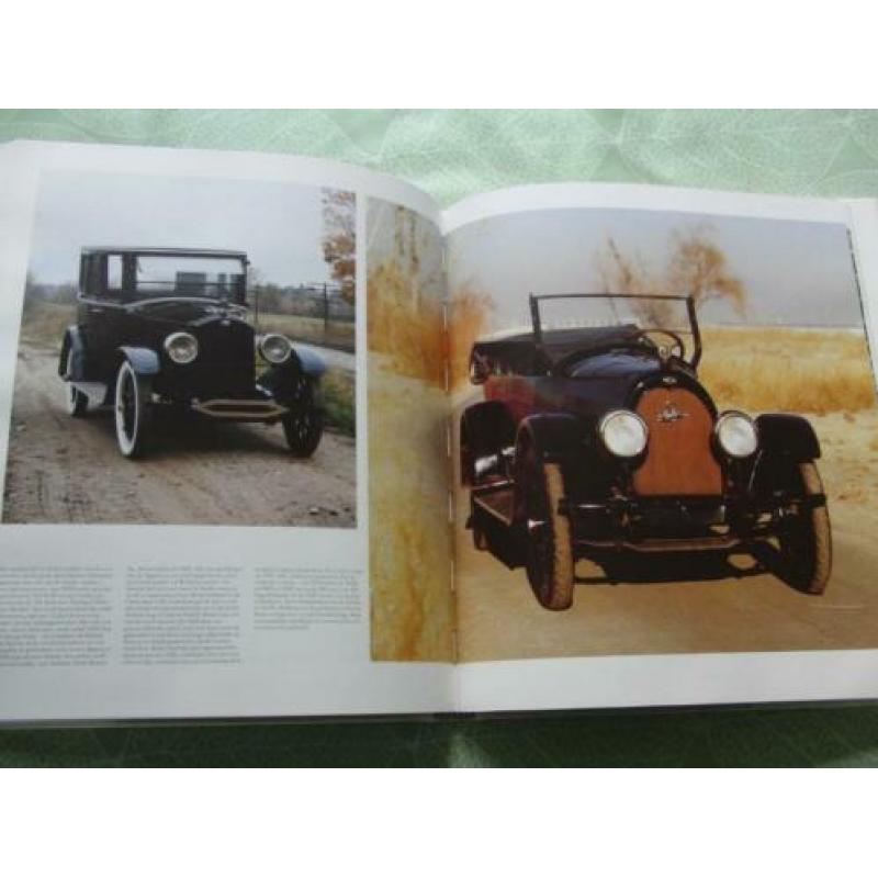Auto's uit de jaren 1886 tot 1930 (27x30 cm)