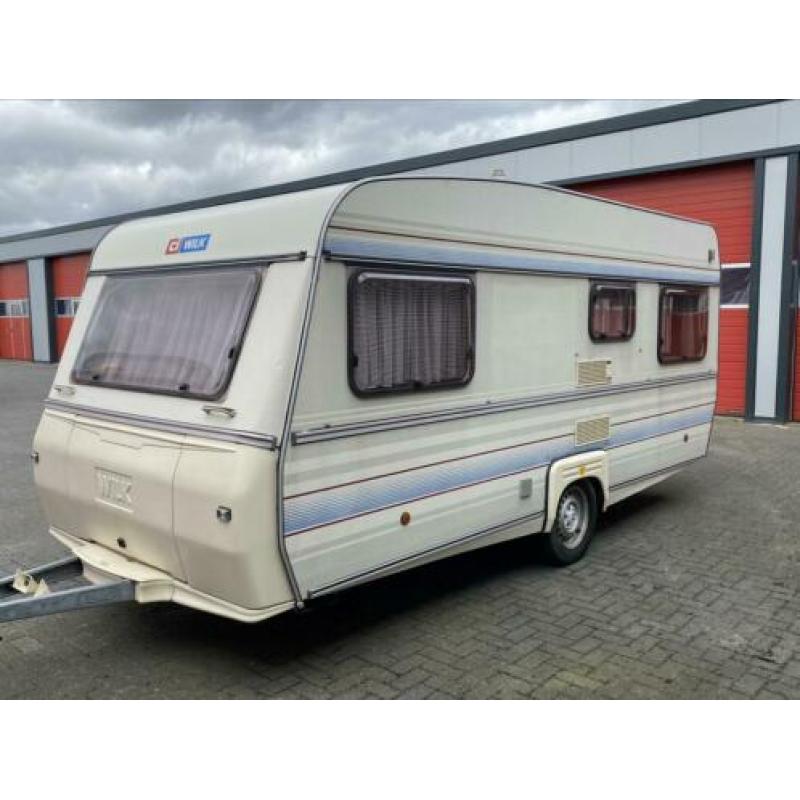 Nette Wilk De Luxe 450 met voortent RONDZIT + VASTBED
