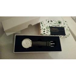 Nieuw in doos, Ava dameshorloge Mani silver.