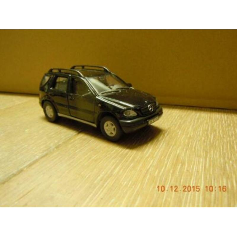 Mercedes ML. Model nieuw in doos. Model van het merk hongwel