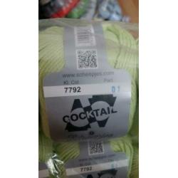 Pak cocktail (16 kleuren )nieuw. 1 pak is 10 bollen.