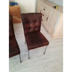4 mooie eetkamer Stoelen