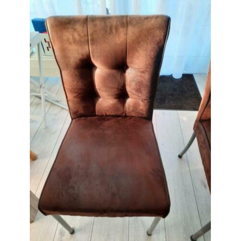 4 mooie eetkamer Stoelen
