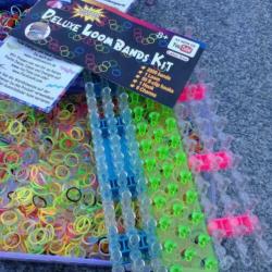 Groot assortiment loomspullen