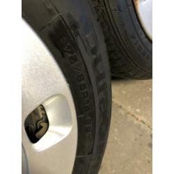 Originele Fiat 500 velgen met zeer goede Goodyear banden