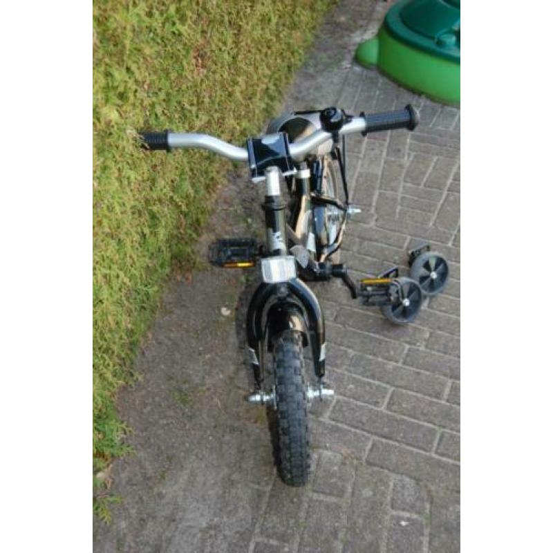 Nette jongensfiets 12 inch, Popal, zwart, met zijwieltjes