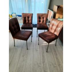 4 mooie eetkamer Stoelen