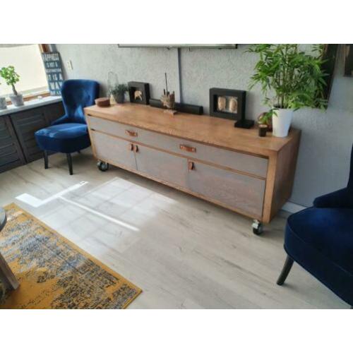 Blank eiken industriëel / industriële tv meubel / dressoir