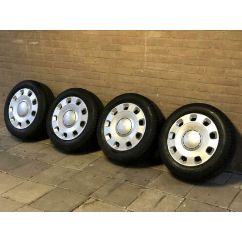 Originele Fiat 500 velgen met zeer goede Goodyear banden