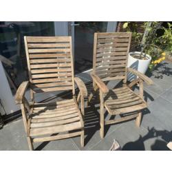 Twee teak inklapbare stoelen goede staat drie standen