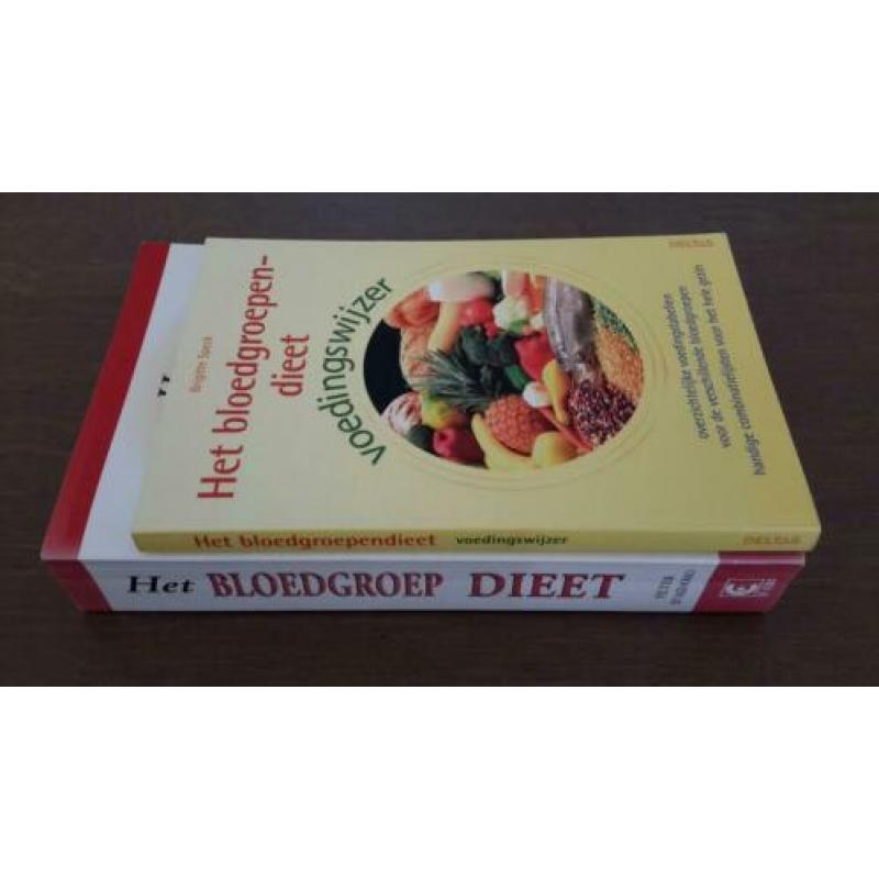 HET BLOEDGROEPEN DIEET (boek) en - -VOEDINGSWIJZER (boek)