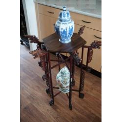 Chinese tafel Bloemtafel chinees siertafel drakenmotief.