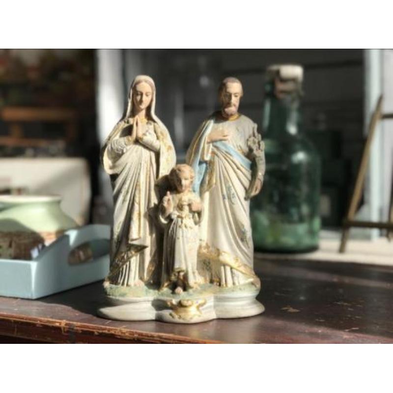 Religieus beeld maria jezus kerst antiek steen kruis goud