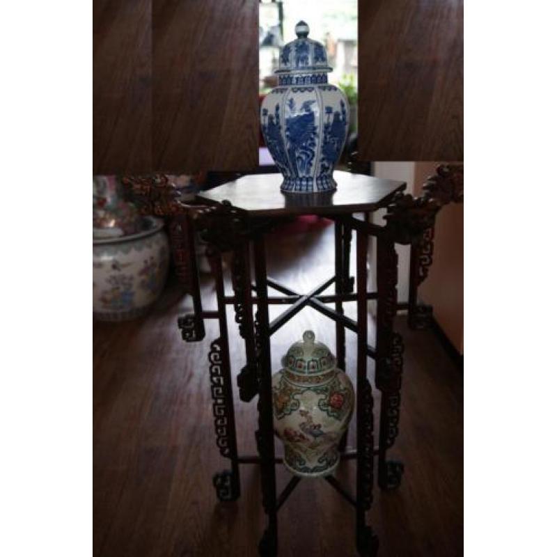 Chinese tafel Bloemtafel chinees siertafel drakenmotief.