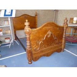 Romantisch antiek massief houten bed logeerbed 1/2 personen