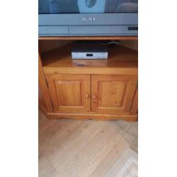 TV Sony met bijbehorende kast