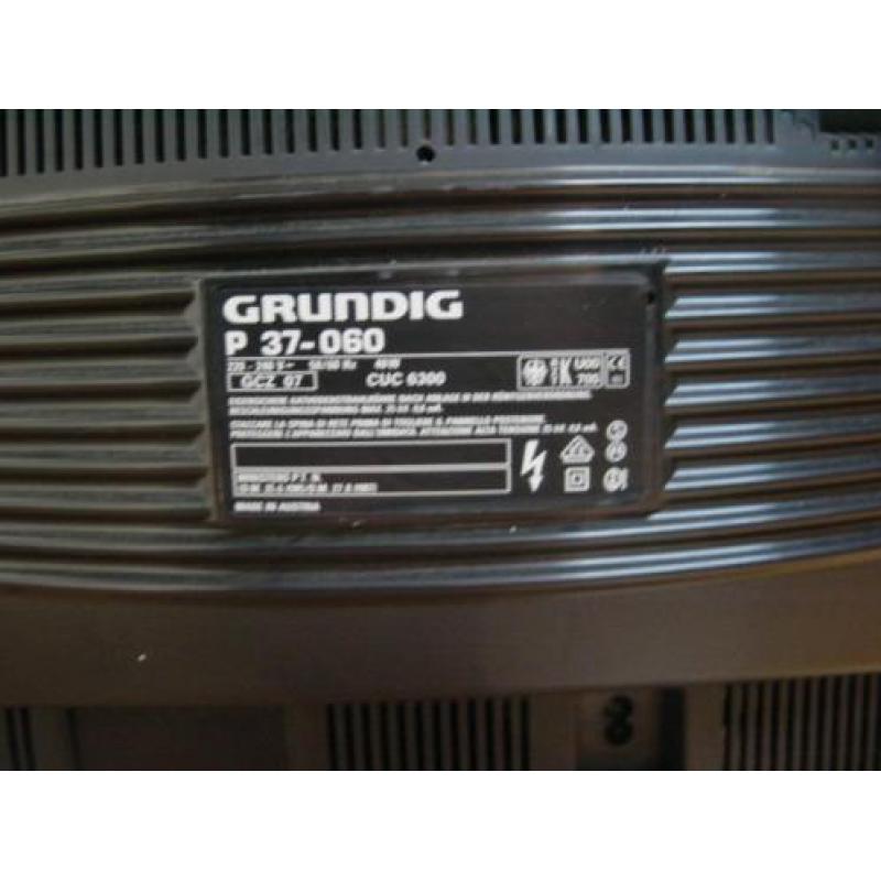 Grundig p 37-060 kleuren tv