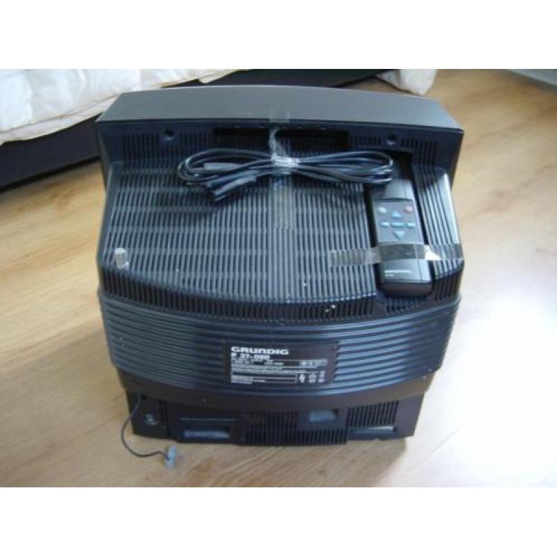 Grundig p 37-060 kleuren tv