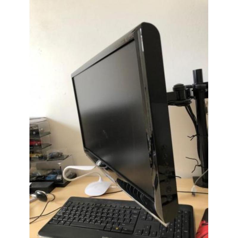 23" Samsung SyncMaster 2333HD met Muurbeugel (geen voetsteun