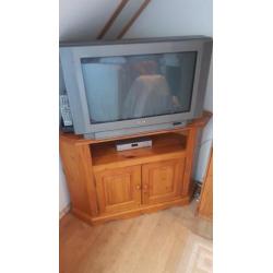 TV Sony met bijbehorende kast