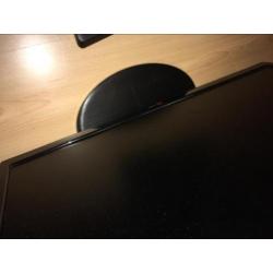 2 LG Beeldschermen
