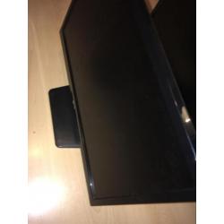 2 LG Beeldschermen