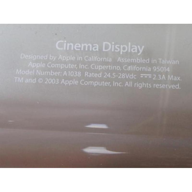 Apple Cinema 20 inch display, breedbeeld. A1038