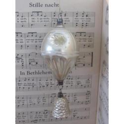 Antieke kerstbal 'luchtballon met mandje'.Met deuken/decowit