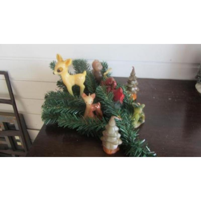 Allerlei kerstfiguurtjes in kaarsuitvoering voor kersstal