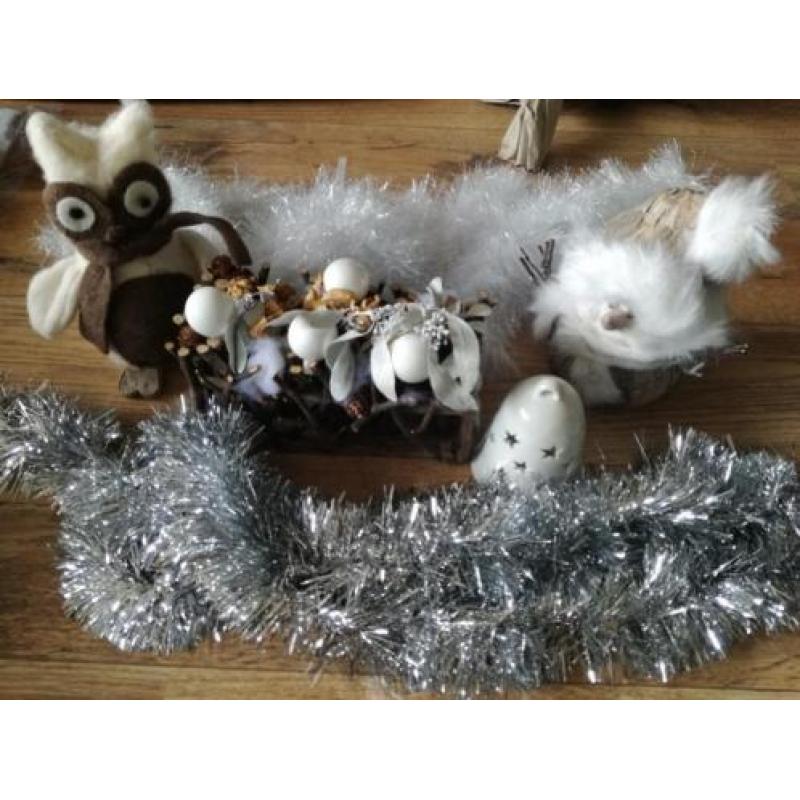 Kerstboom met kerstspullen