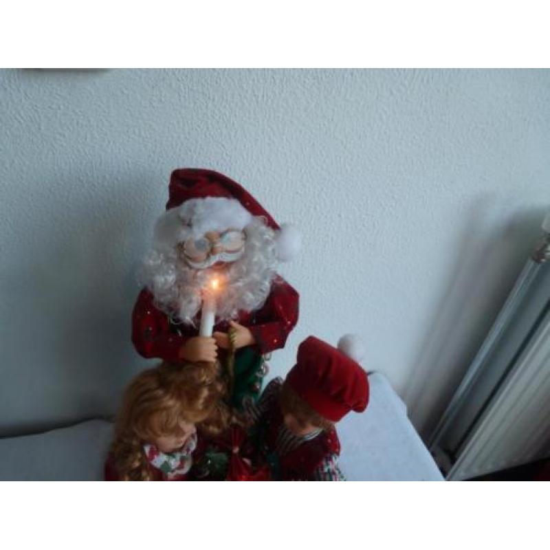 Muziekdoos Prachtige bewegende kerstman met kinderen
